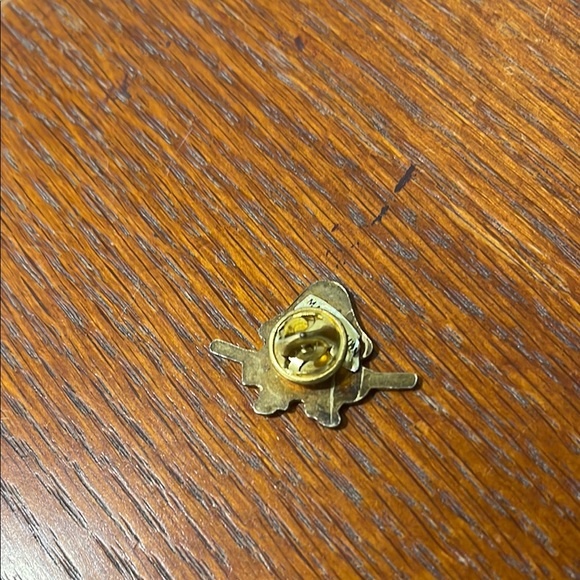 Yosemite Sam, Blue and Yellow Cartoon Character Pin - Picture 2 of 2